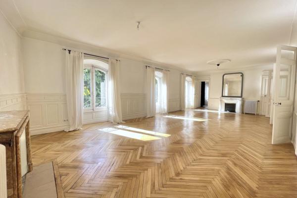 Acheter appartement 5 pièce(s) 211 m² - Photo