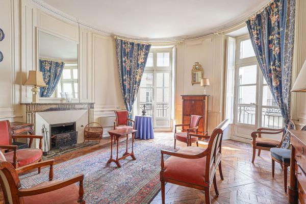 Acheter appartement 6 pièce(s) 130 m² - Photo