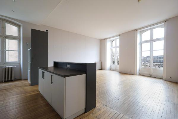 Louer appartement 4 pièce(s) 125 m² - Photo